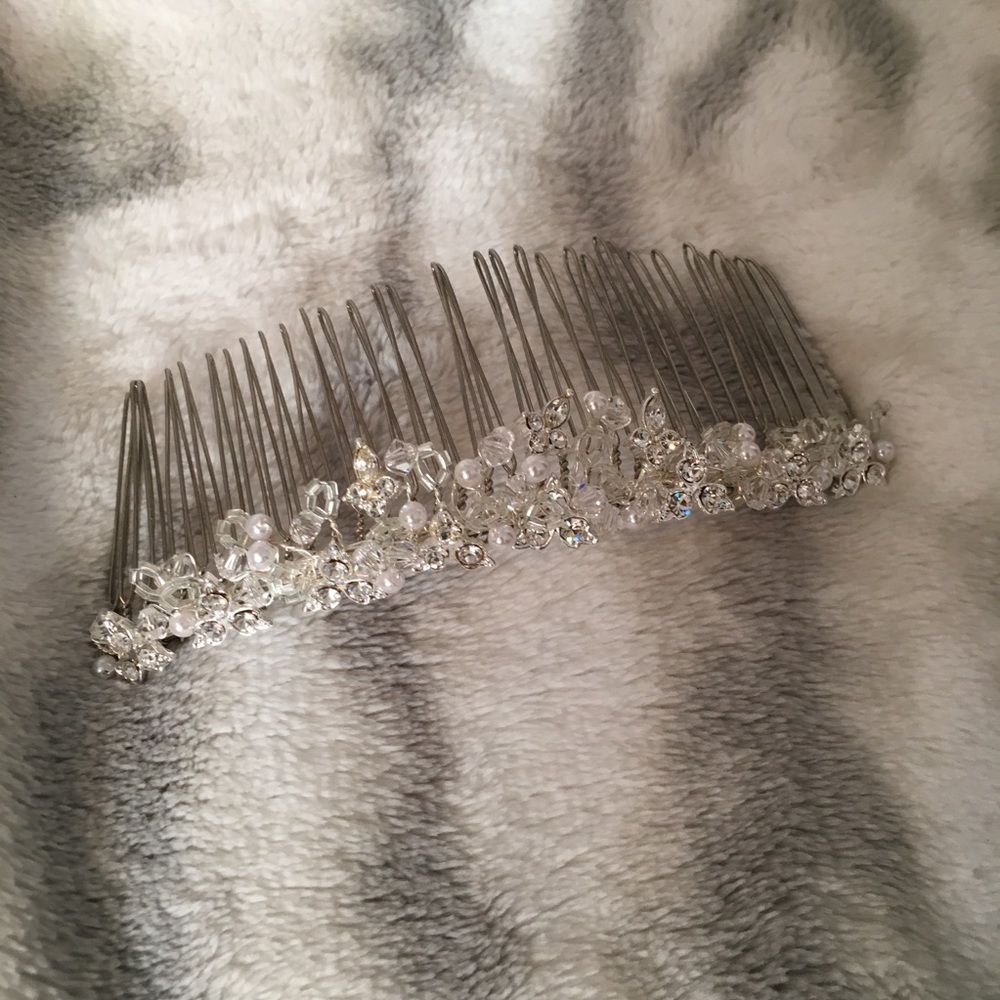 David’s Bridal Rhinestone/Crystal/Pearl Headpiece